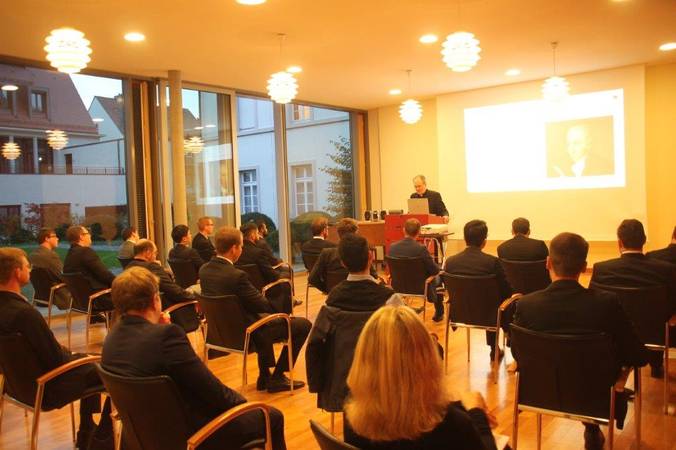 Quelle: Erzb. Priesterseminar Collegium Borromaeum